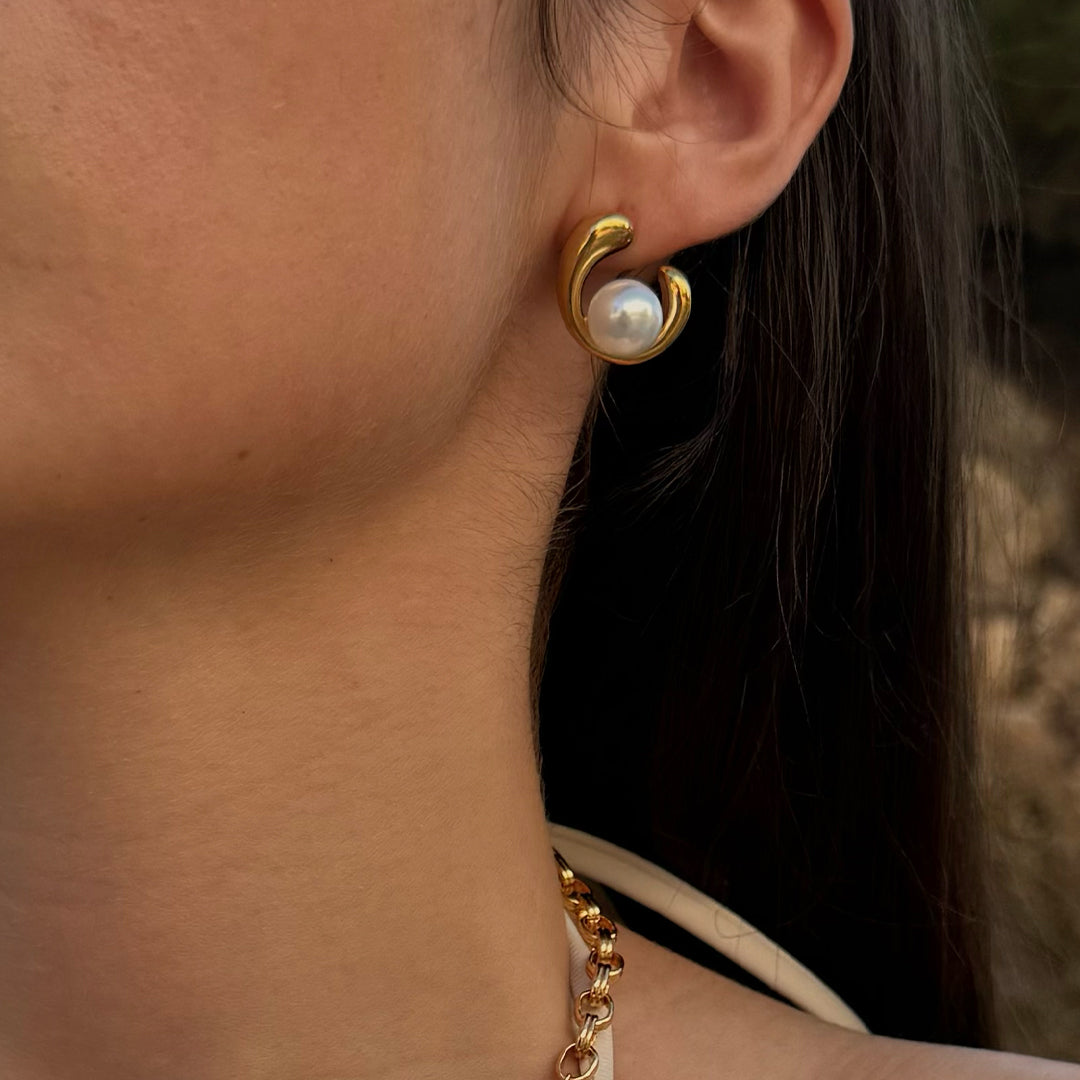 Pendientes con detalle de perla - ORO